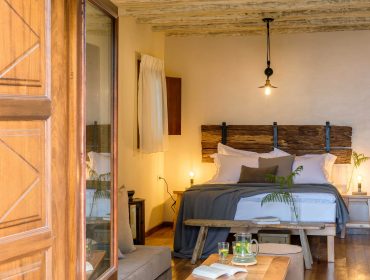 Superior living space withdouble bed