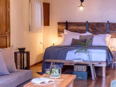 Superior living space with double bed