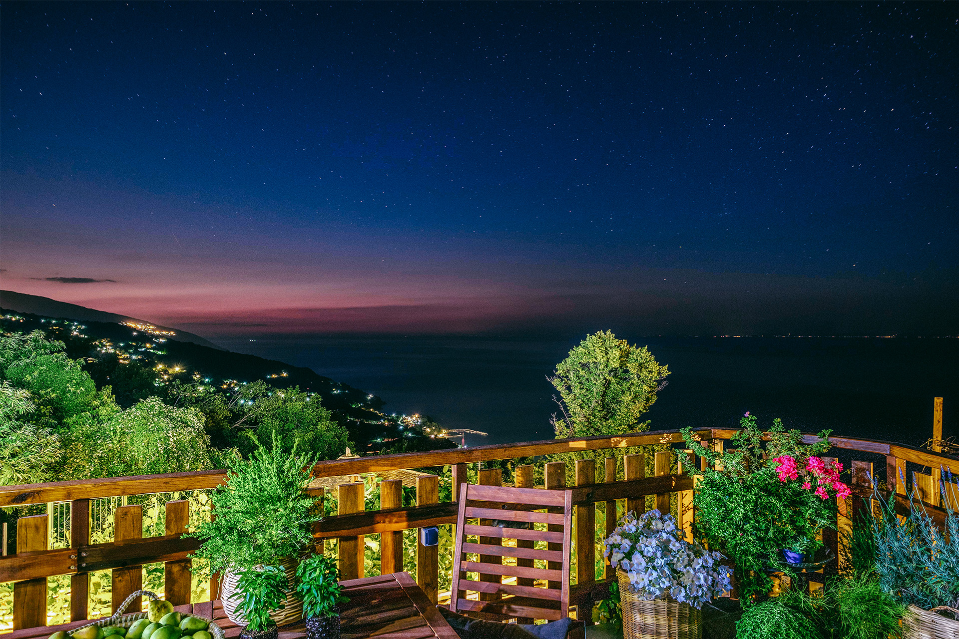 adama-view