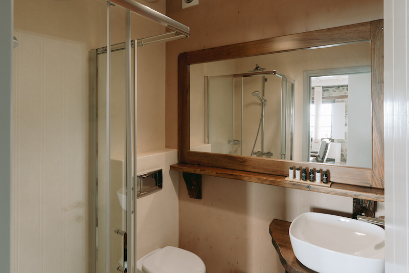 yiamouris_AY47691-Edit